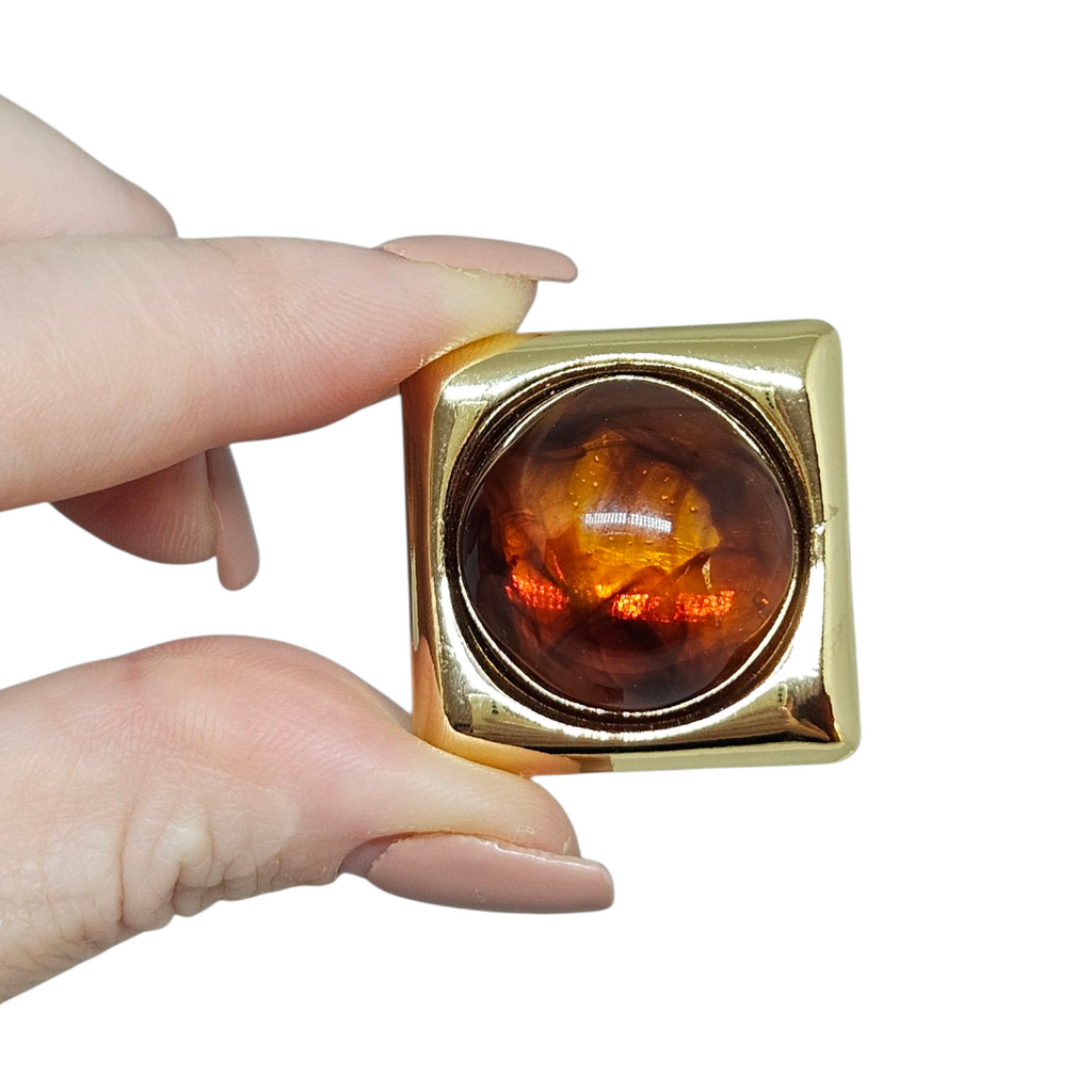 Brinco Quadrado Resina