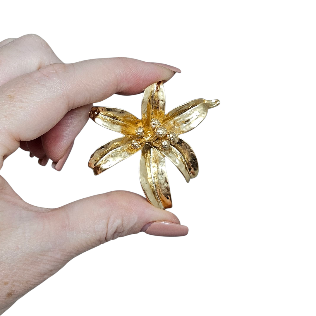 Brinco Lírio Dourado