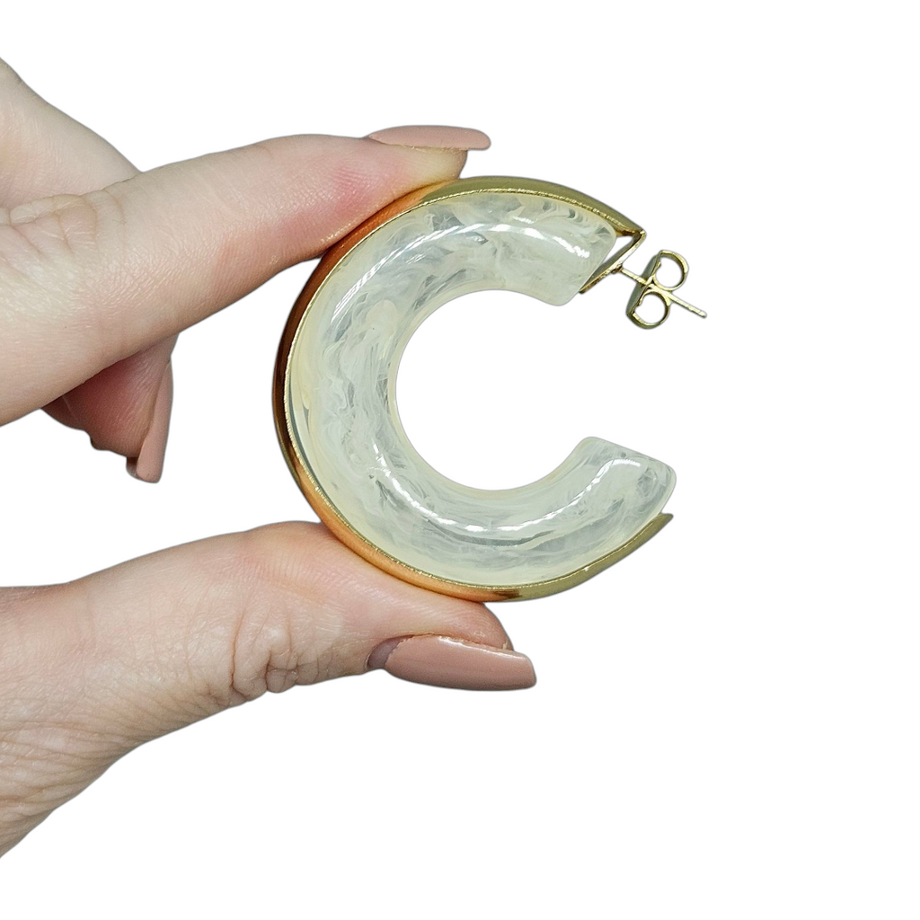 Brinco Argola Resina Off