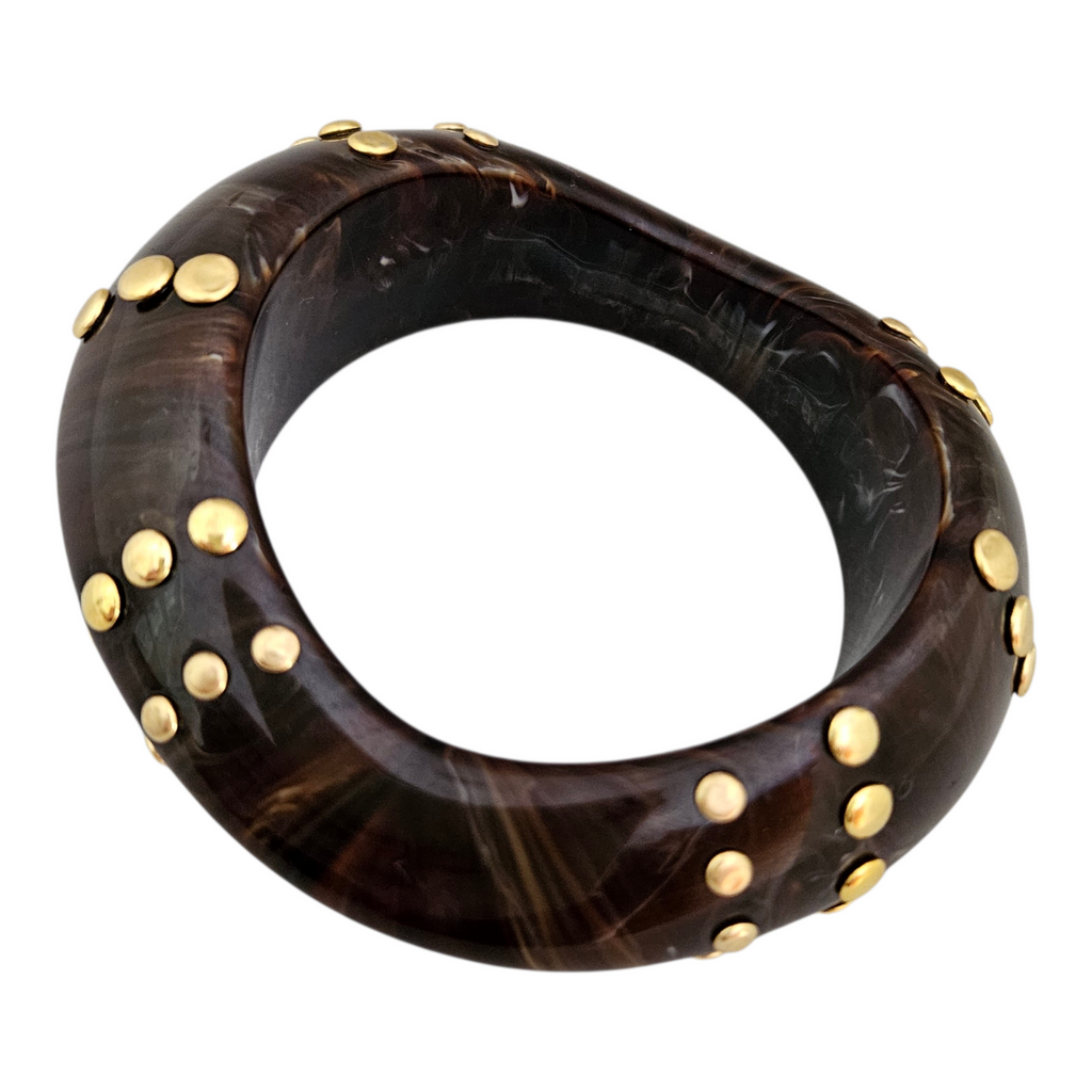 Bracelete Ondulado Tachas Douradas