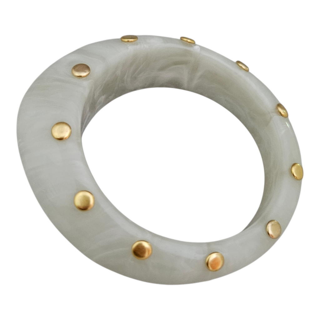 Bracelete Orgânico Tachas Douradas