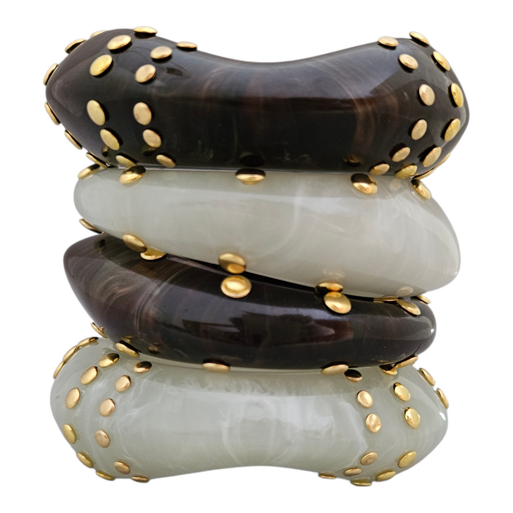 Bracelete Orgânico Tachas Douradas