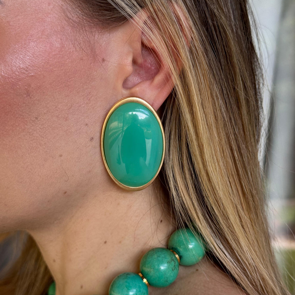 Brinco Oval Resina Verde